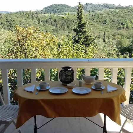 בית נופש Vera's House *